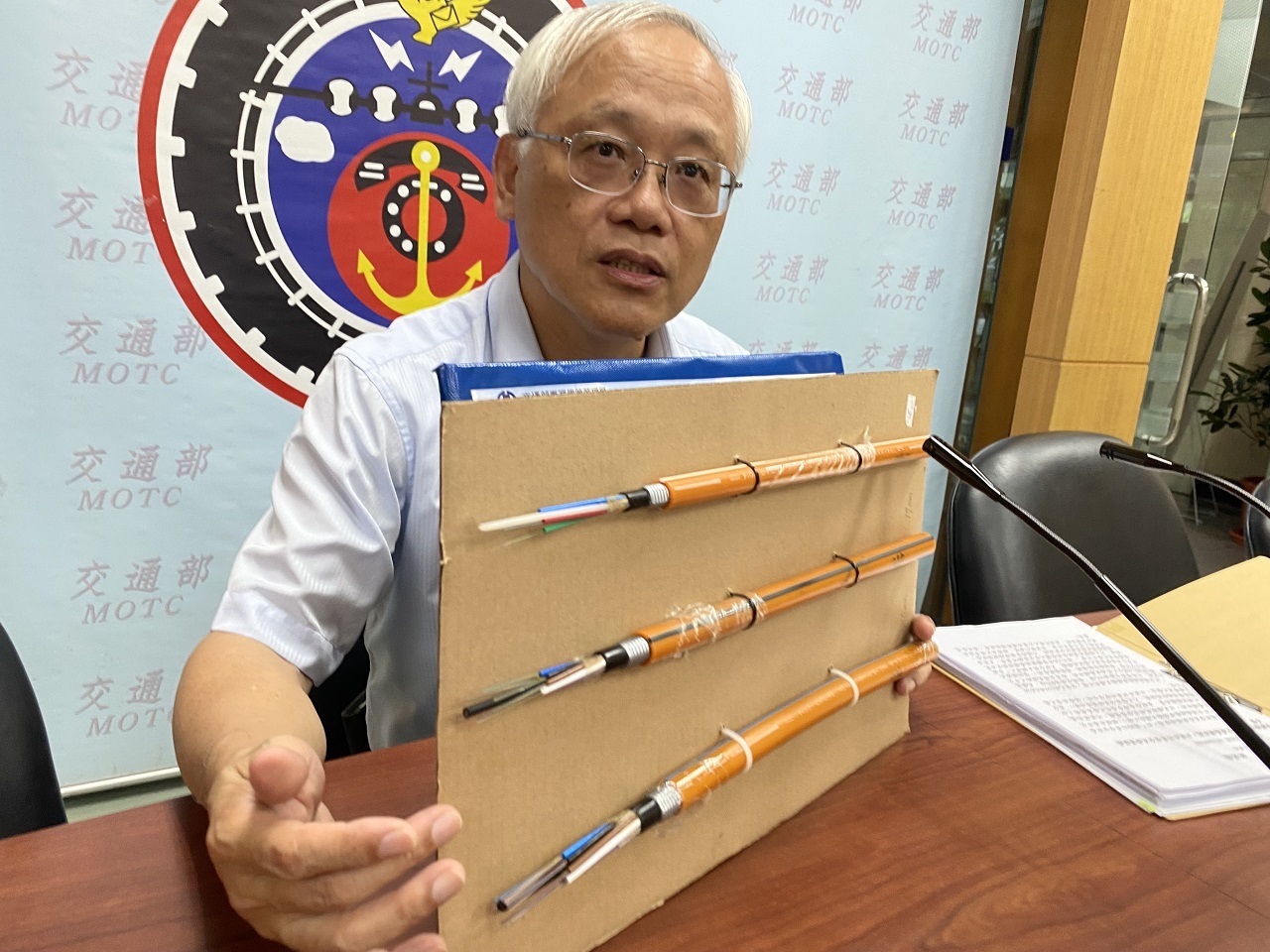台鐵環島光纖布設完成 平交道安全大幅提升
