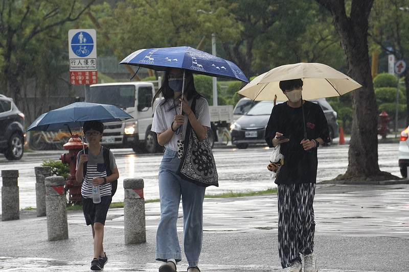各地留意午後雷陣雨 菲律賓南方熱低壓有成颱趨勢