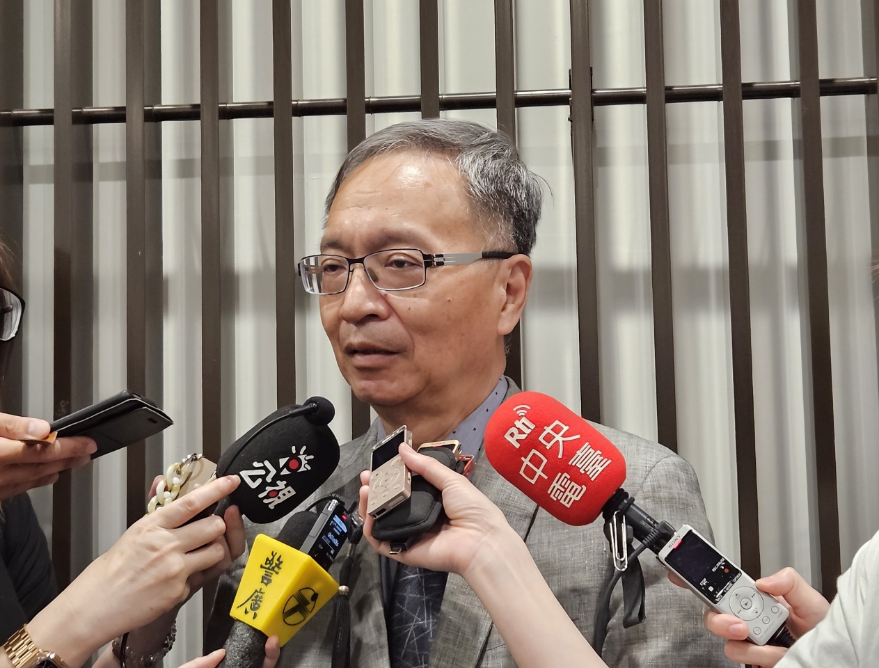 侯辦再控高端爭議 薛瑞元：依合約保密 非採購機關要求