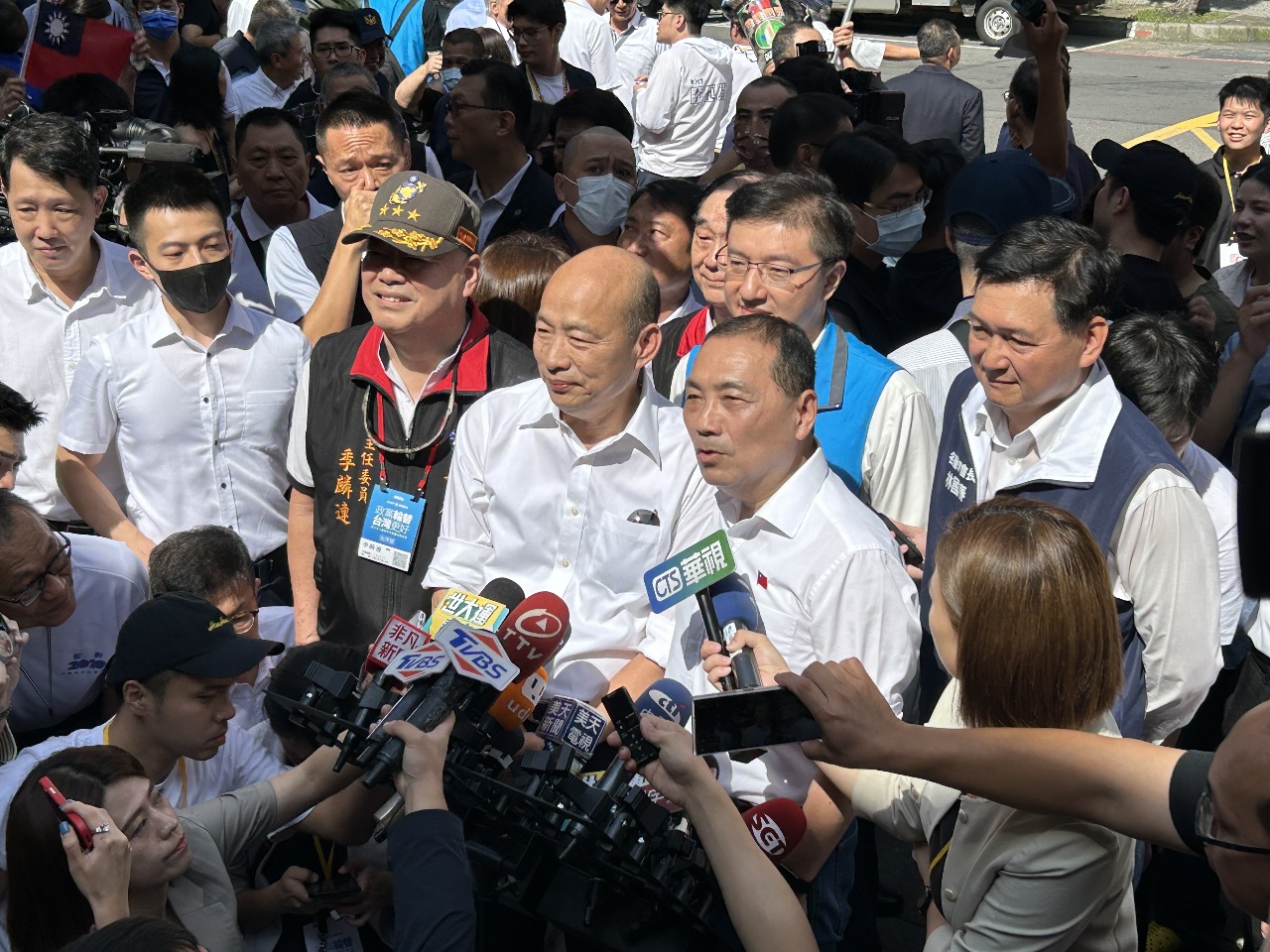 韓國瑜出席全代會 侯友宜再次為4年前做得不夠致歉