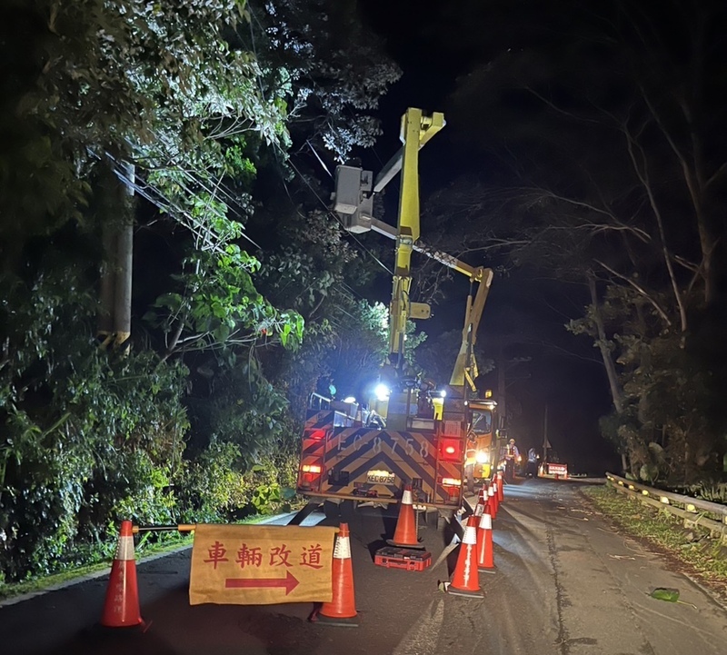 杜蘇芮颱風來襲風雨漸強 台東逾千戶仍停電