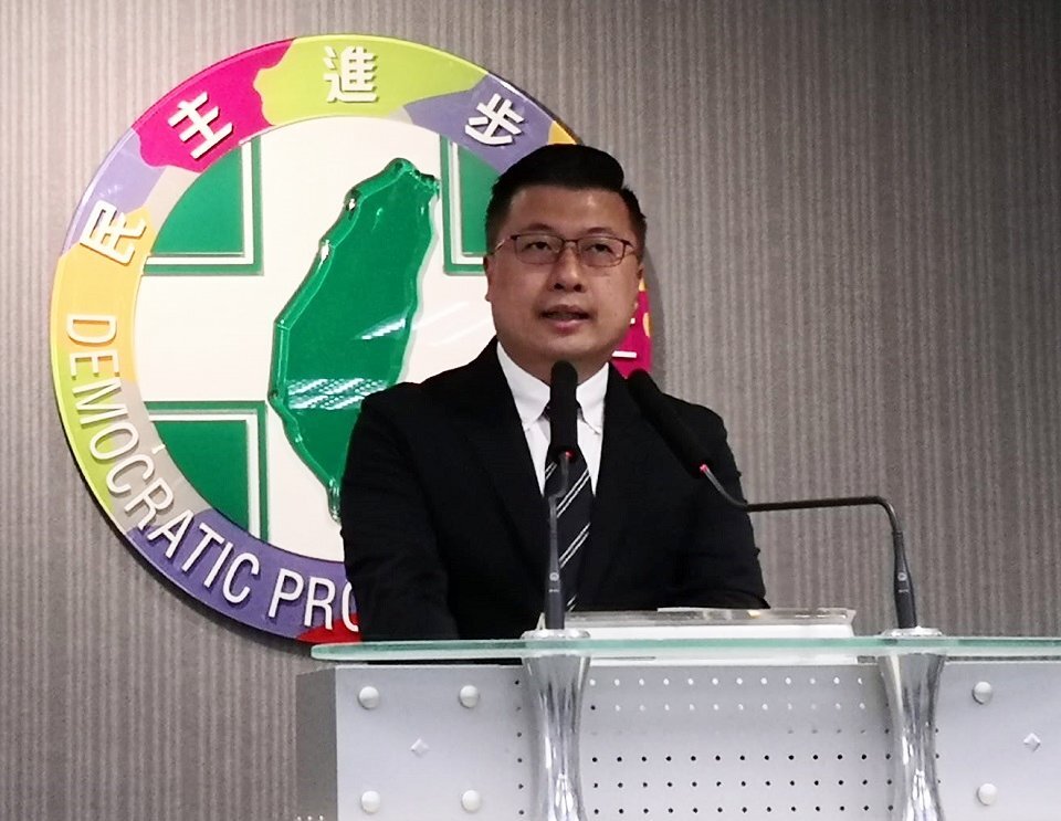 侯批綠營選舉抹黑 綠指侯與黑道零距離