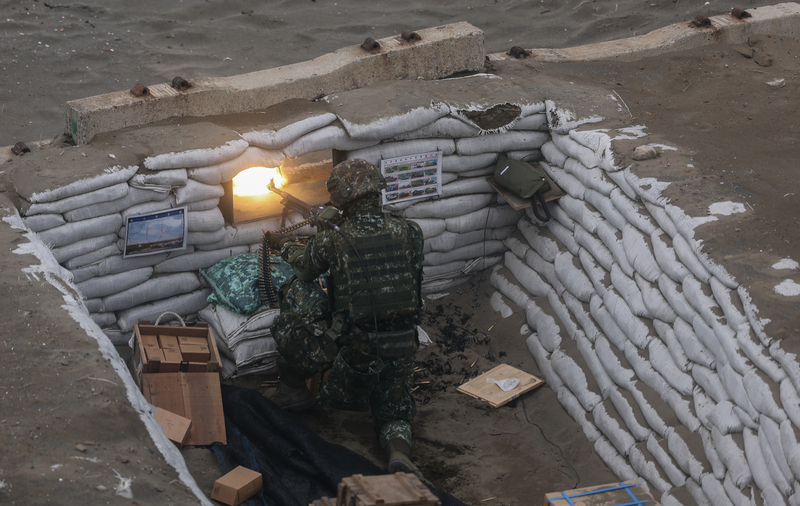 慎防共軍兩棲登陸 專家：重裝備阻搶灘