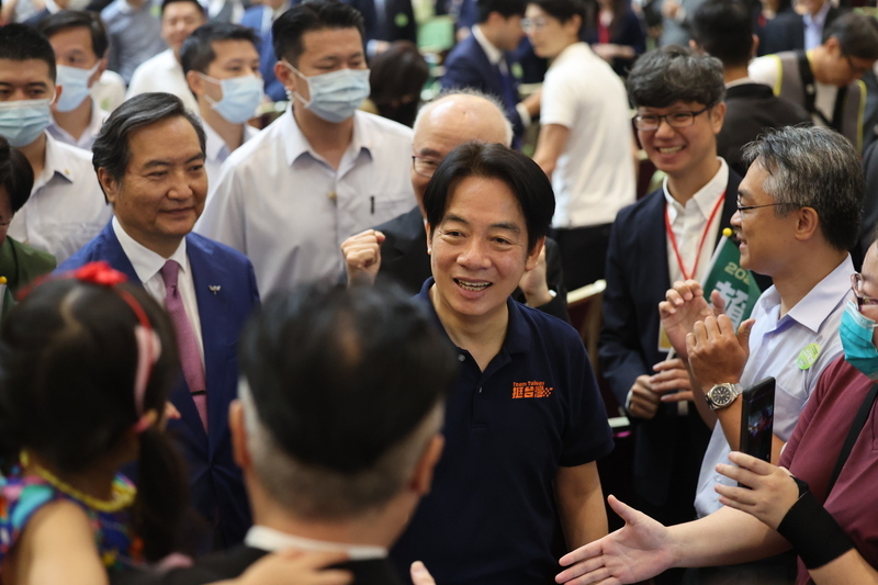 賴清德1996年才從政 因從小母親耳提面命禁止