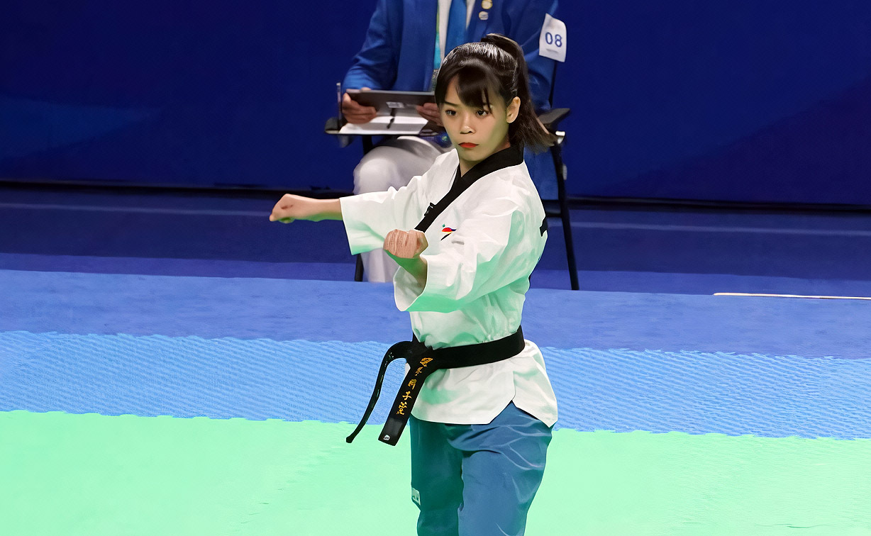 漂亮寶貝胡子萱 世大運女子跆拳道品勢摘銀