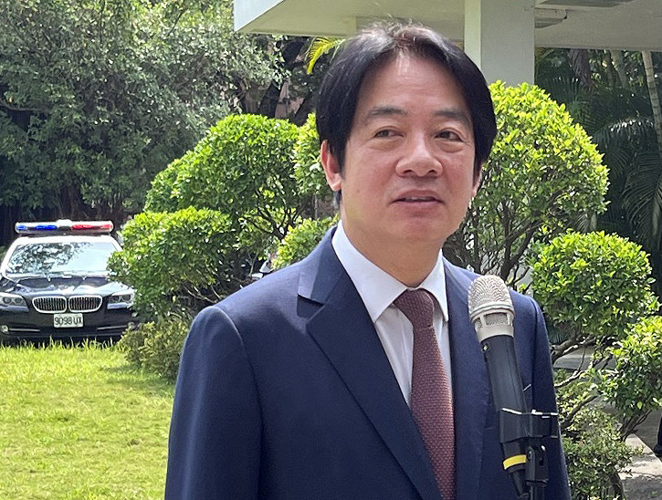 戴勞力士成藍營攻擊焦點 賴清德主動澄清非最高等級