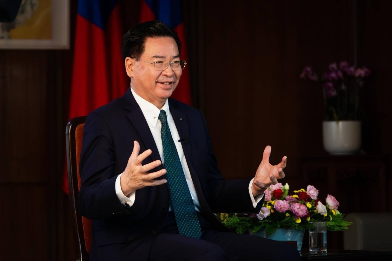 法新社專訪  吳釗燮：慎防中國認知戰影響明年大選