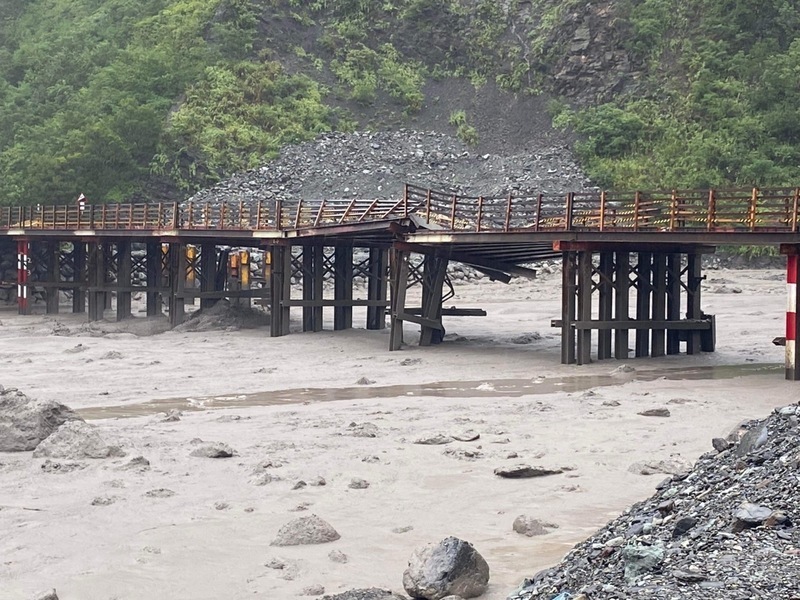 視察明霸克露橋 陳建仁讚高雄防災超前布署