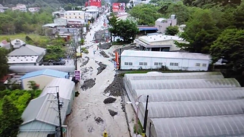 南投多處道路坍方民眾受困  許淑華盼中央支援直升機