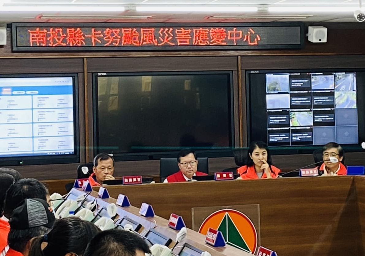 雨炸南投仁愛鄉 道路中斷逾20人受困