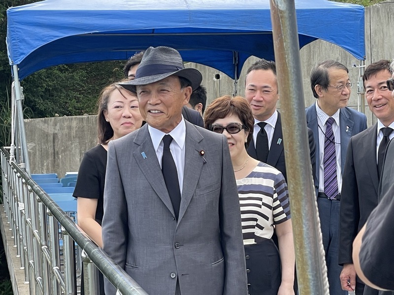 麻生太郎赴五指山弔唁李登輝 盼續深化台日關係