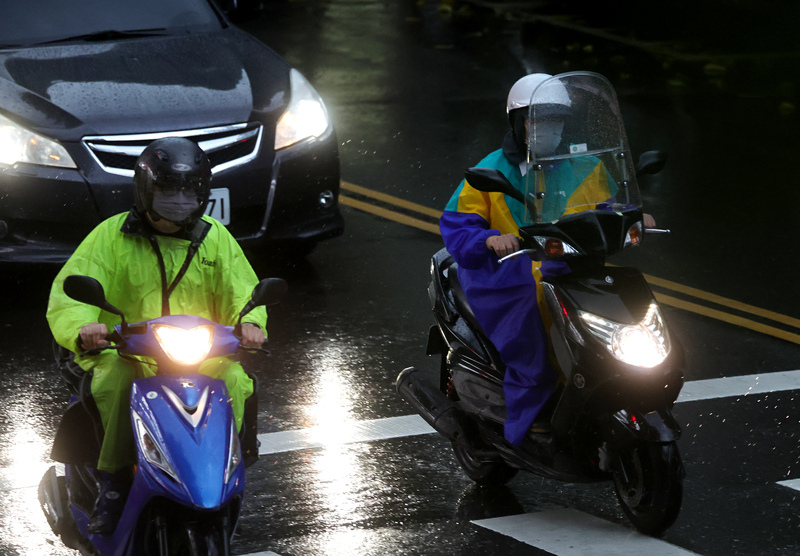 大台北至台中防大雨   桃竹苗防大雷雨