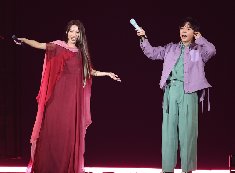田馥甄開唱5場各有驚喜 吳青峰末場笑稱壓力大