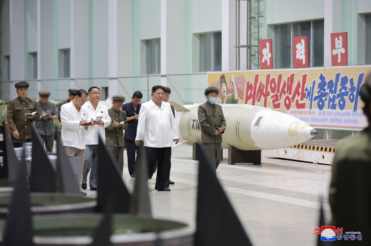 為「軍事對決」準備 金正恩要求擴大生產飛彈發射器
