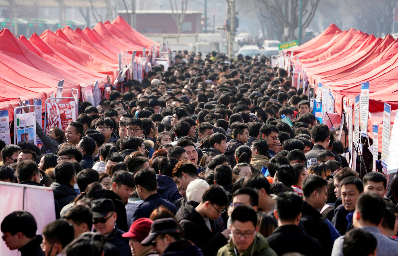 美禁令、連環爆、民怨沸騰、傳聞不斷、到底政治鐘擺會倒向哪一邊？