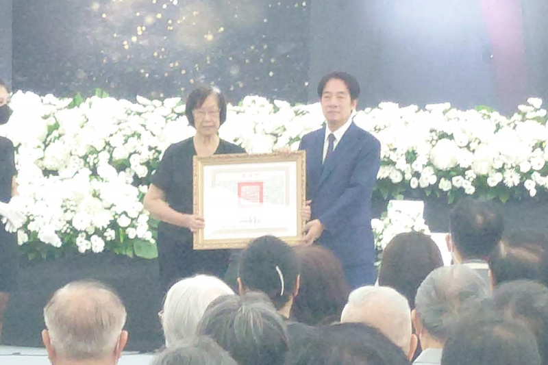 成大前校長馬哲儒告別式 賴副總統代頒褒揚令