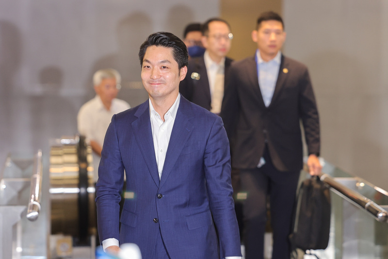 蔣萬安赴上海同步發臉書：對話才能維持兩岸穩定