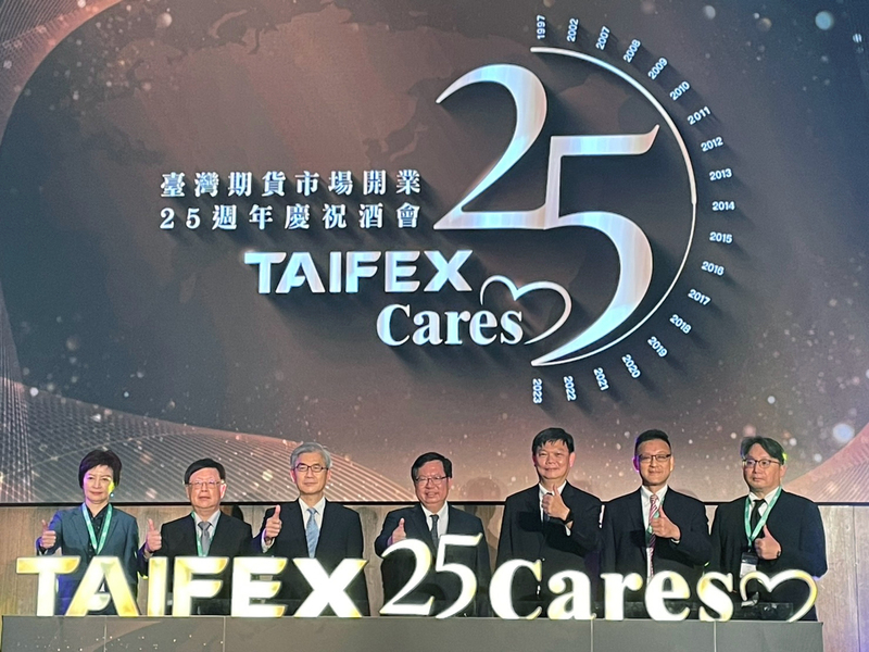 鄭文燦：第4季後訂單穩健 台灣今年經濟可轉好