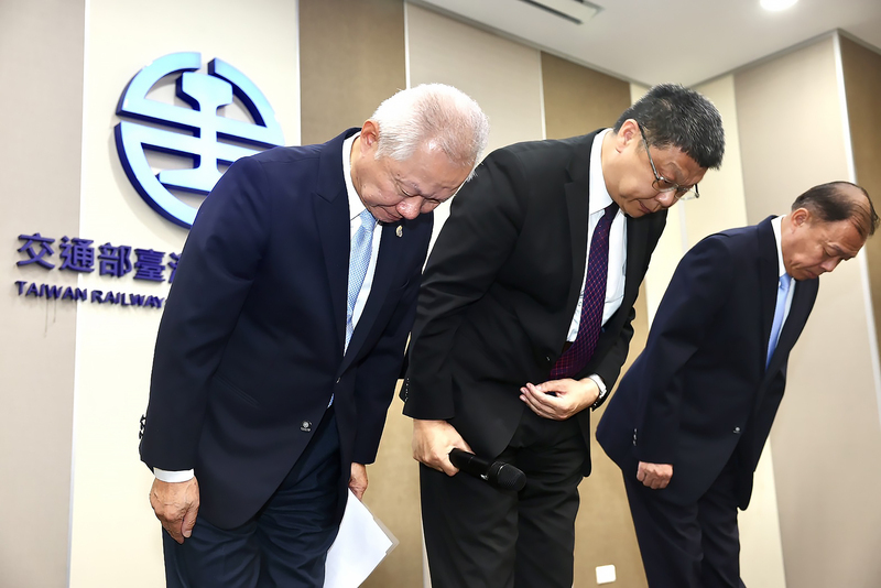 台鐵局長杜微公開致歉 說明太魯閣事故車廂善後事宜