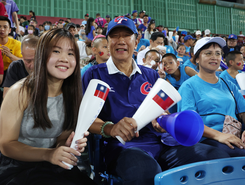傳韓國瑜願促在野整合  郭台銘：樂見其成
