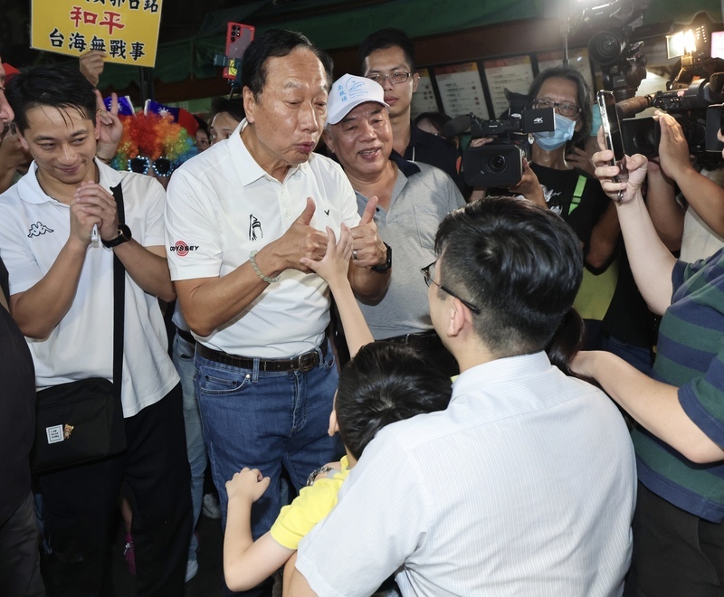 郭台銘：14日前公布女性副手人選
