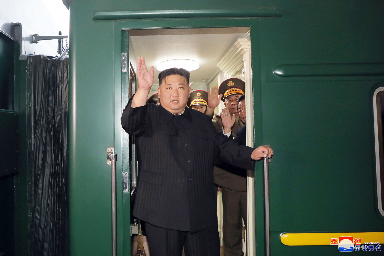 4年來首次出國 金正恩抵達俄羅斯