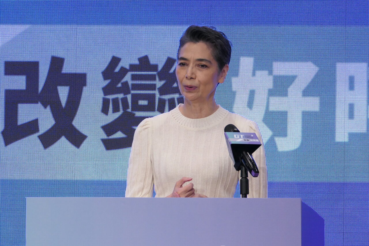 楊照牽線郭賴配 賴佩霞還原第一時間：先讓我到旁邊笑一下