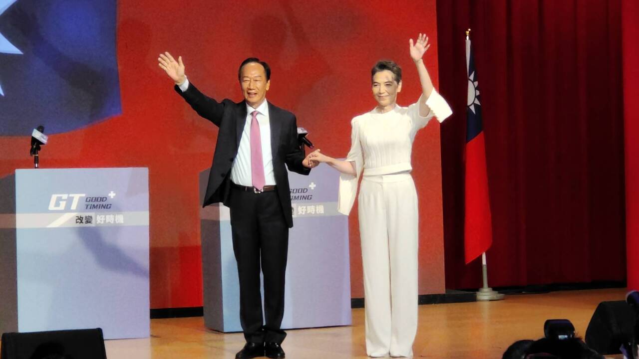 資深藝人賴佩霞搭檔副手 郭台銘：打造愛與和平社會