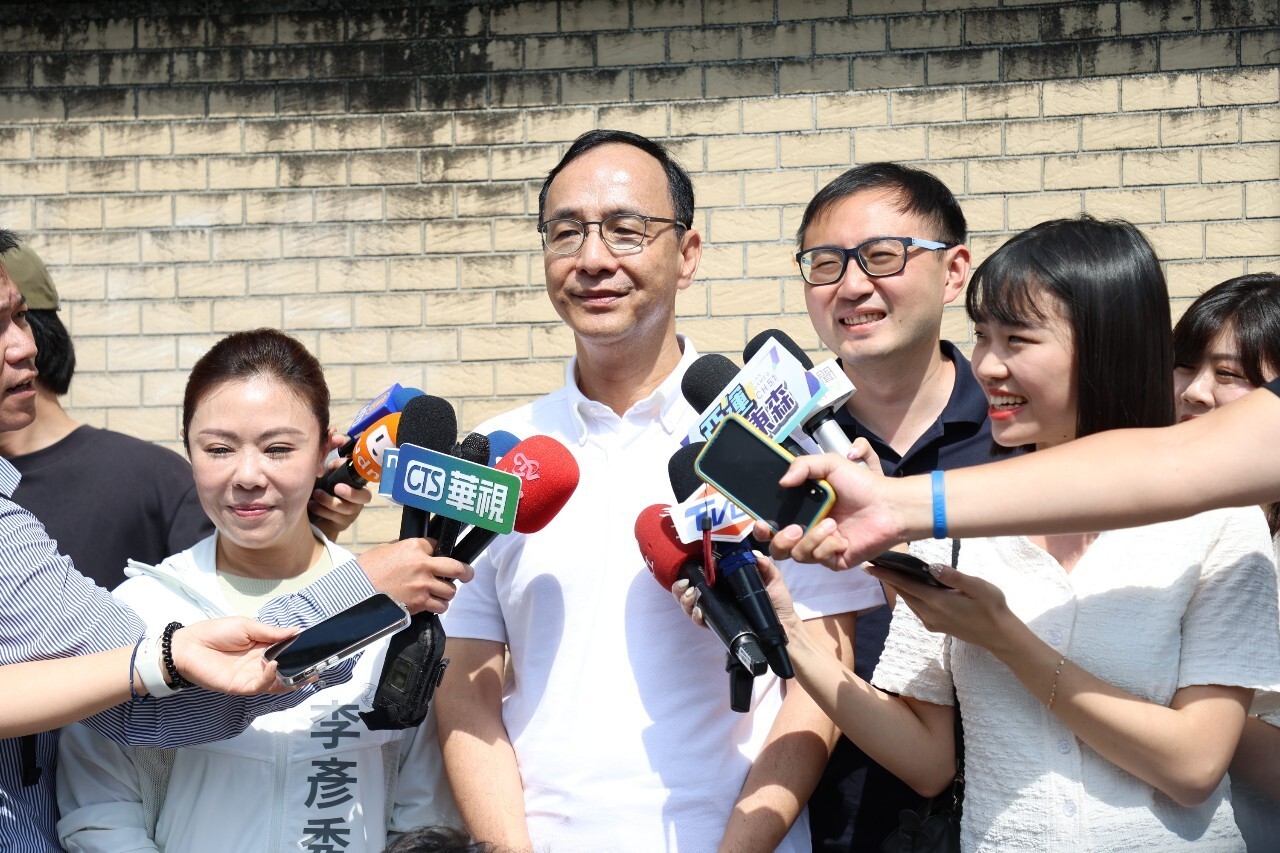朱立倫：希望賴佩霞勸勸郭董以大局為重
