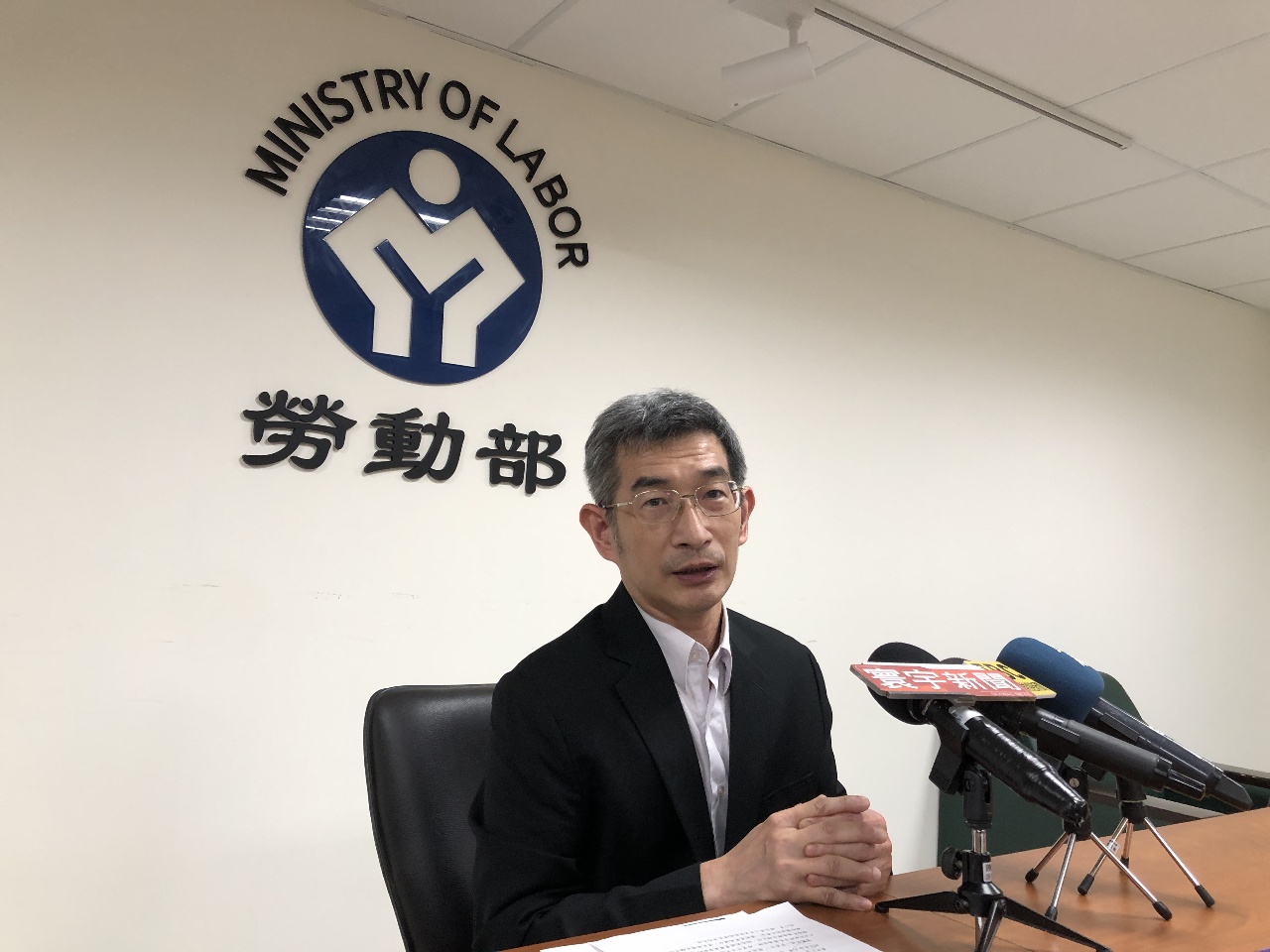 鐘點看護移工納責任制  年底前開始試辦