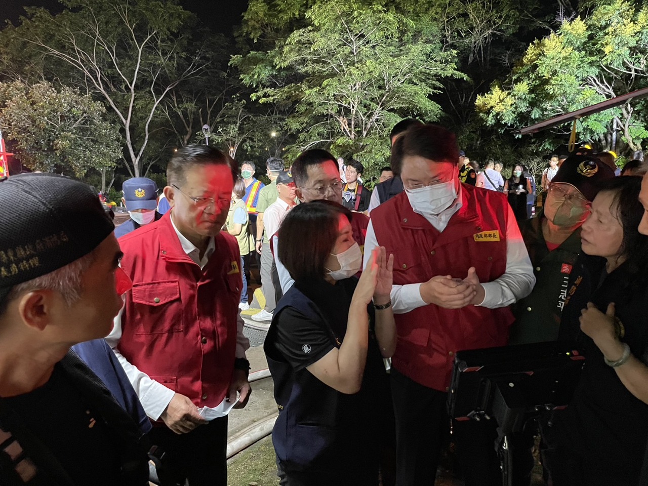 屏東工廠大火4消防員殉職 林右昌遺憾：從優撫恤