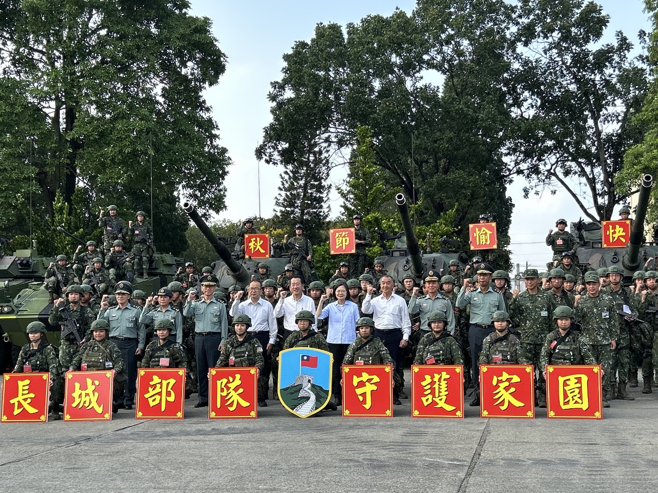 總統感謝國軍救災 贈秋節加菜金期勉守護國人