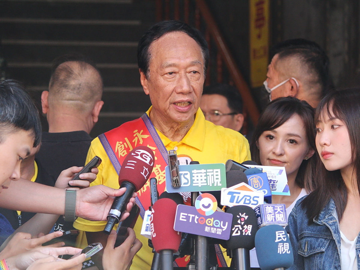 非綠整合未被納入？ 郭台銘：三人有保持聯繫