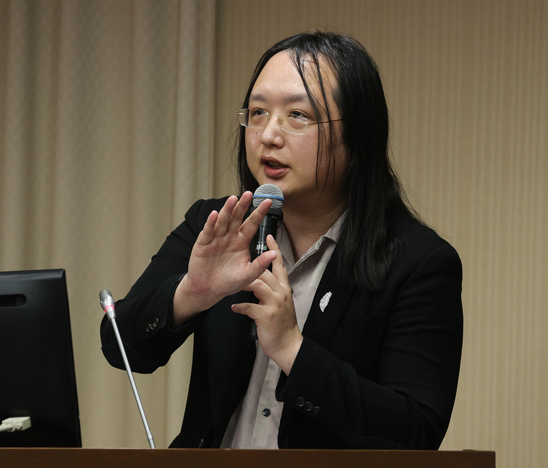 電信技術中心遭質疑履歷個資被竊 唐鳳：沒有外洩