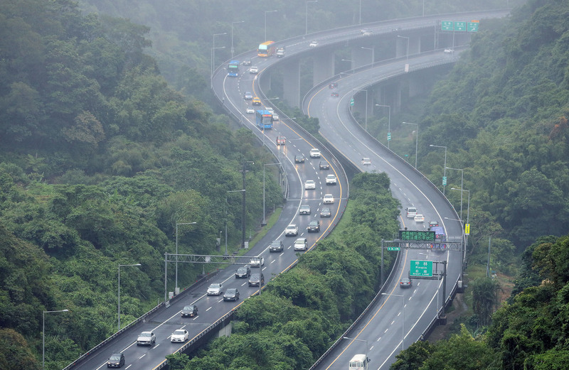 國道11路段易塞 國5北向行車時間估平日7倍