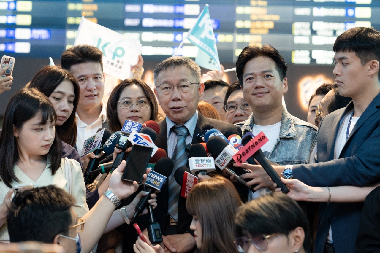 拋藍白民調對決 柯文哲：想合作就比民調 輸者退選