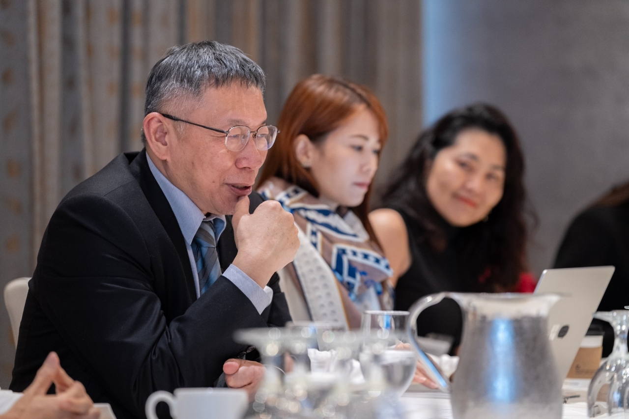 拋藍白合比民調遭已讀不回 柯文哲怕淪親民黨