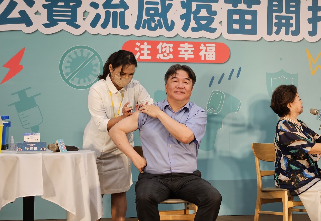 部分縣市禁高端疫苗入校  王必勝深夜再嘆遺憾
