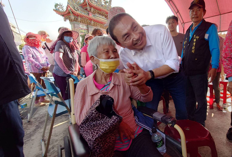 侯友宜拋長照政策 主張開辦長照保險