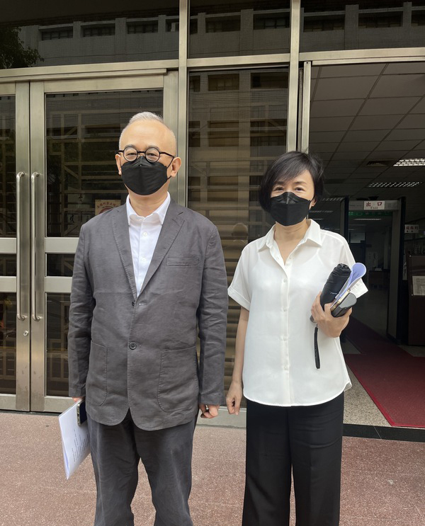 高檢署未提上訴 向心夫婦無罪確定將撤銷境管