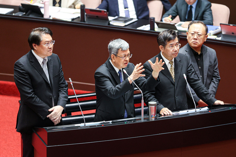 立委關切中共認知作戰 陳建仁：會快速、正確、精準回應讓民眾分辨假訊息