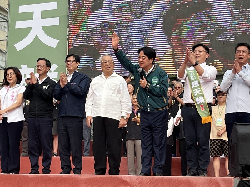賴清德赴高雄為小雞輔選 拚「八仙過海」國會過半
