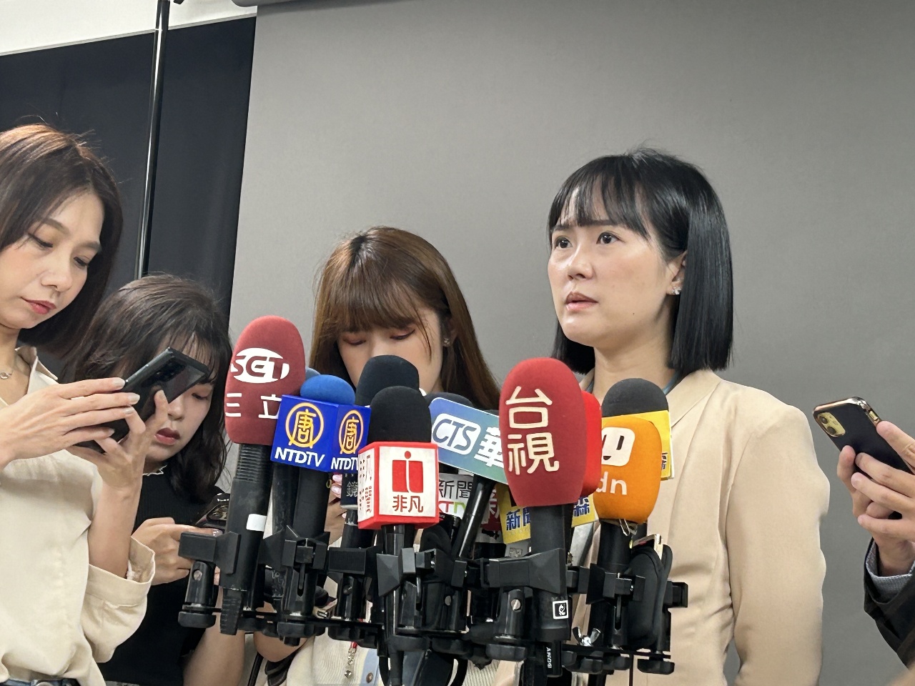 藍營禁柯文哲站台恐讓柯走不出去？民眾黨：行程已滿檔