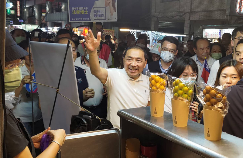 侯友宜：陸客沒來 六合夜市攤商怨生意少一半