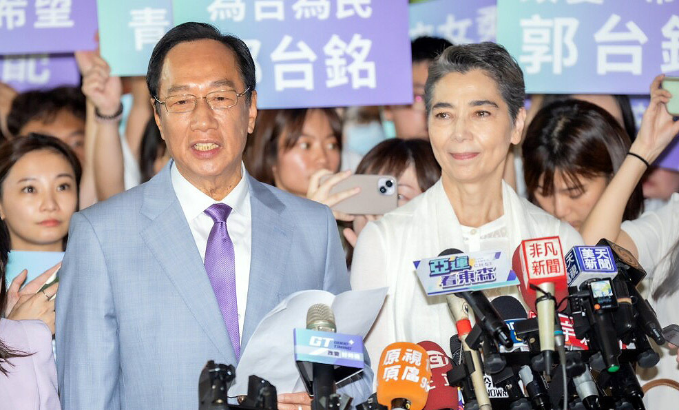 郭辦：賴佩霞已取得喪失美國籍證書 將奮戰到最後
