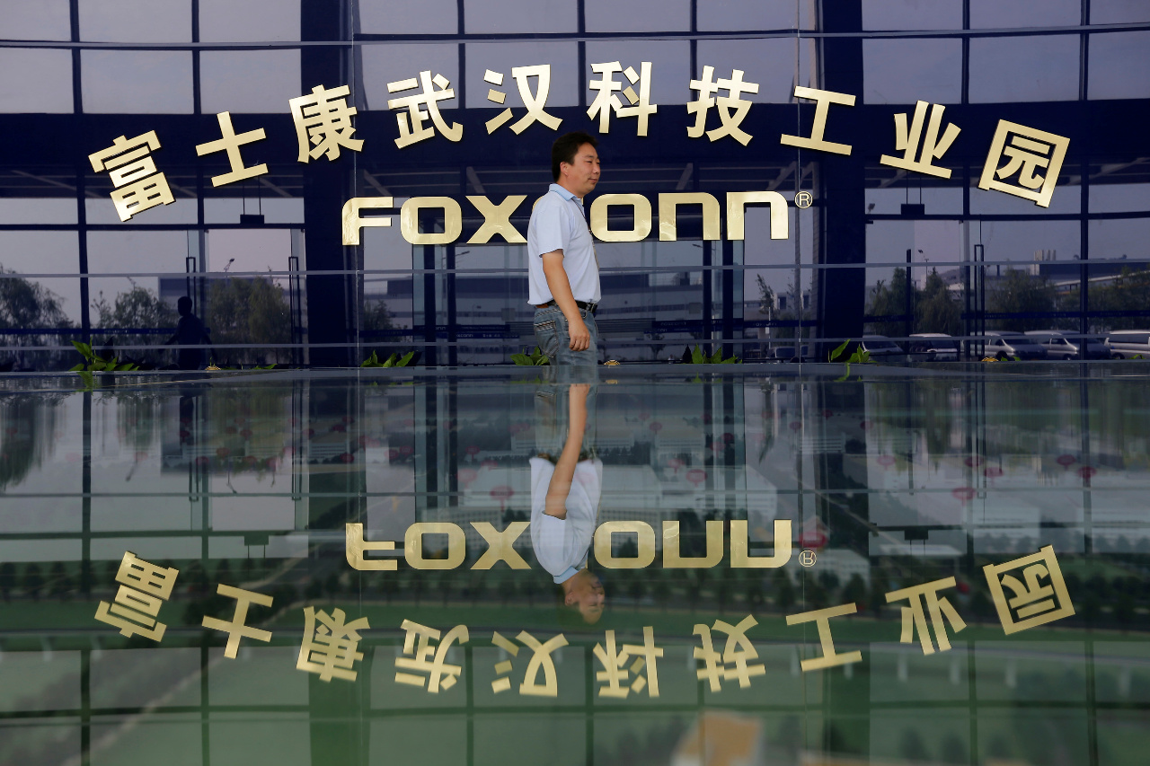 金融時報：中國管制科技人才設備離境 鴻海傳受影響