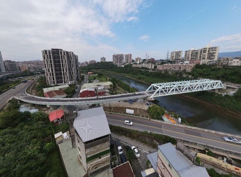 國1汐止交流道新匝道提前通車  逾8萬居民受惠