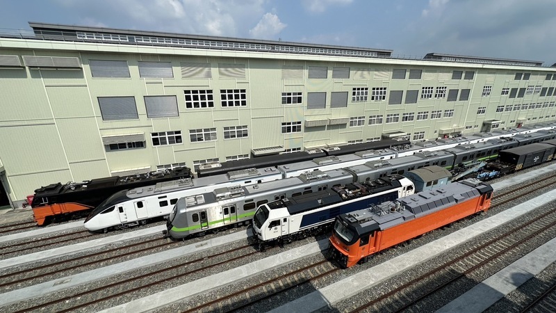 日系E500電力機車亮相 台鐵組全方位營運車隊