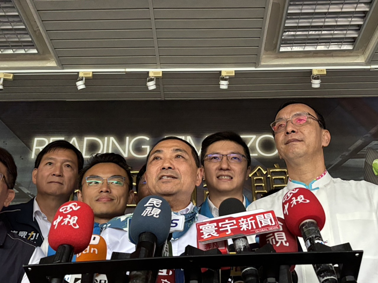朱柯明天政黨協商 侯：友善開放態度 為對方思考