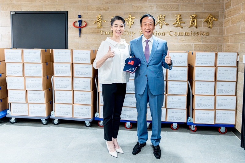 《環球時報》報導富士康遭中國查稅查土地 邱太三表示：中國就是想阻止郭台銘參選！  嚴防「悼念變示威」！李克強火化 天安門全力維安禁群聚